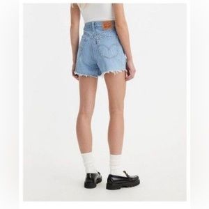 LEVIS Mom Jean Shorts size 26